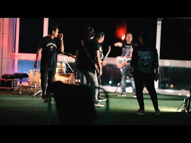 BEHIND THE SCENES | Siara - Treast